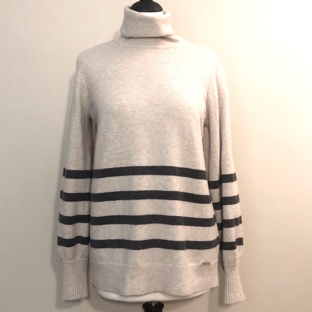 Michael Kors M Oatmeal and Brown Turtle Neck, M